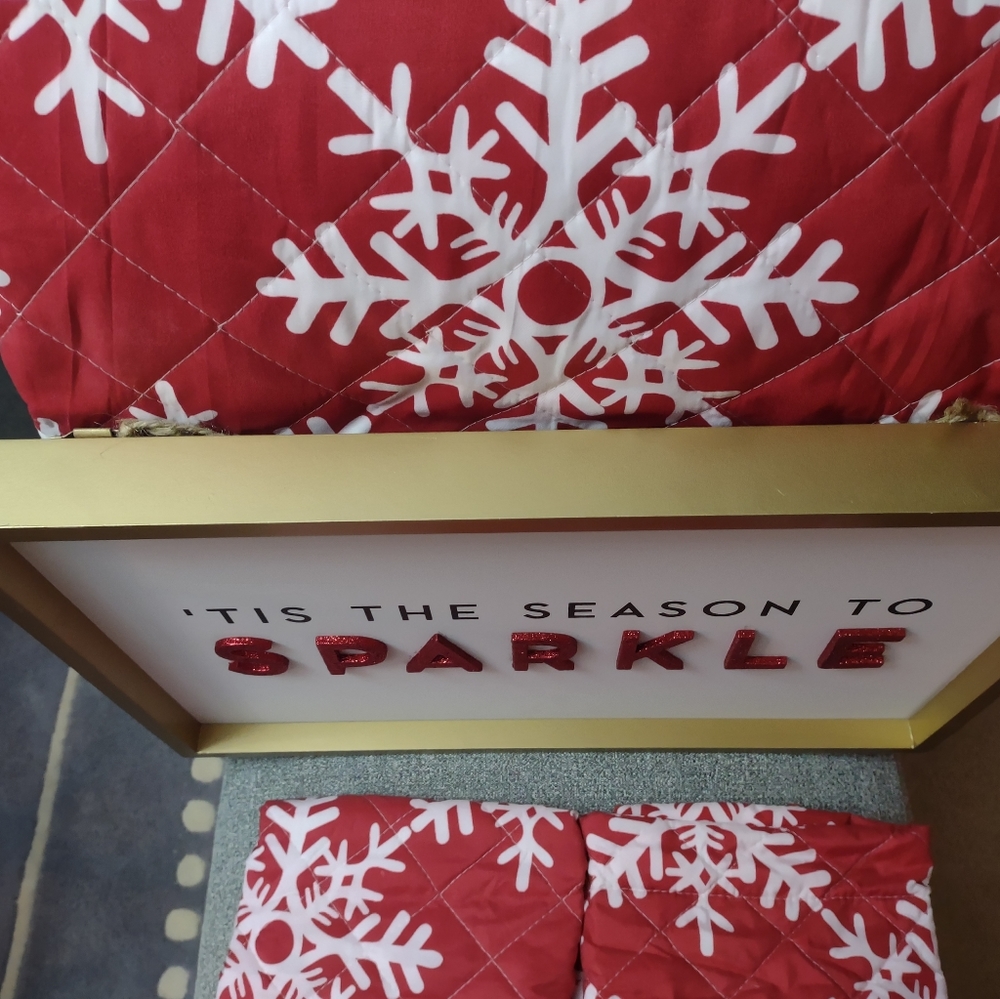 CHRISTMAS WALL DECOR - Picture 3 of 3